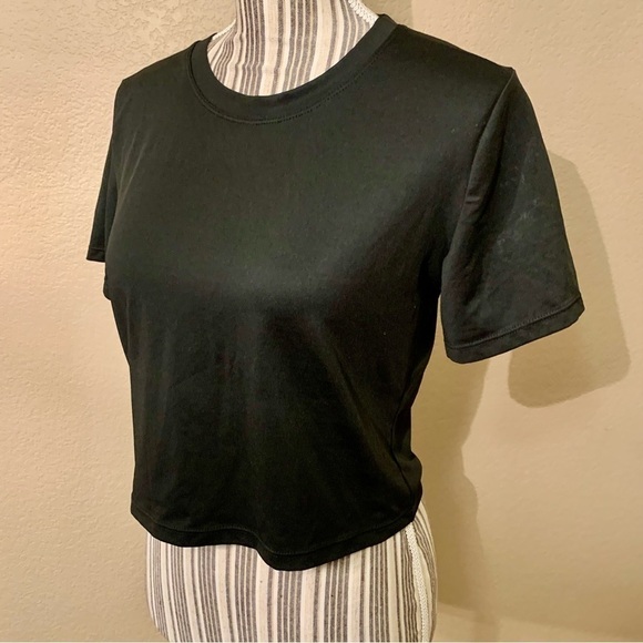 NEW Crop Top Large Black Short-Sleeved Lightweight Crewneck Stretch NWOT - Picture 5 of 12